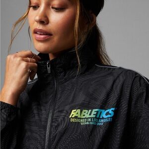 BRAND NEW Fabletics Oversized Flyweight Windbreaker - NEW WITH TAGS